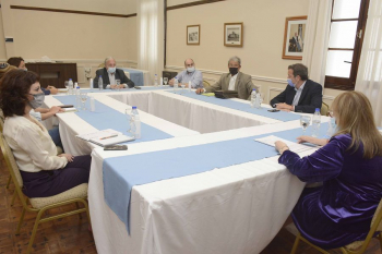 De Urquiza: “Fue una agenda amplia que abarca la situación de la sequía, su atenuación, el plan de manejo del guanaco y otros”