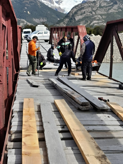 El Chaltén: Reparaciones en el Puente del Río Eléctrico, se restablece la transitabilidad con precaución